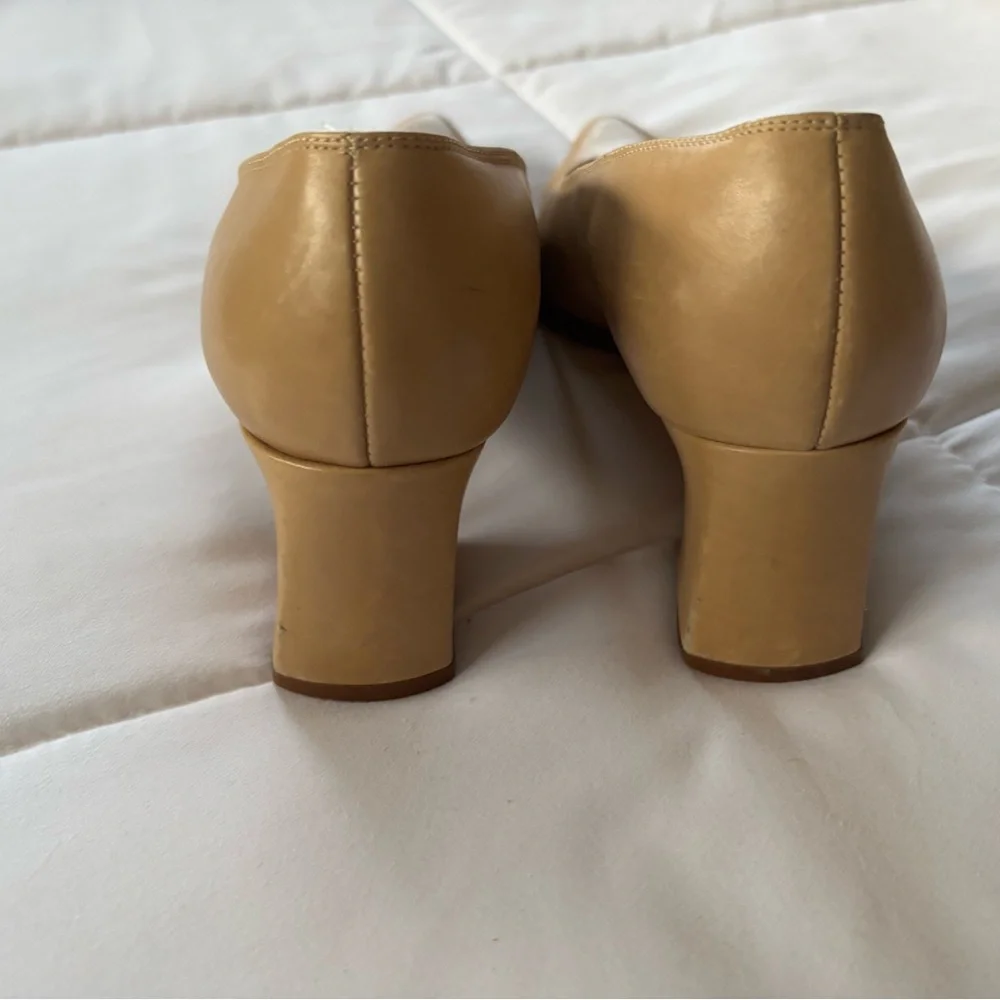 Vintage Coach Tan Pumps